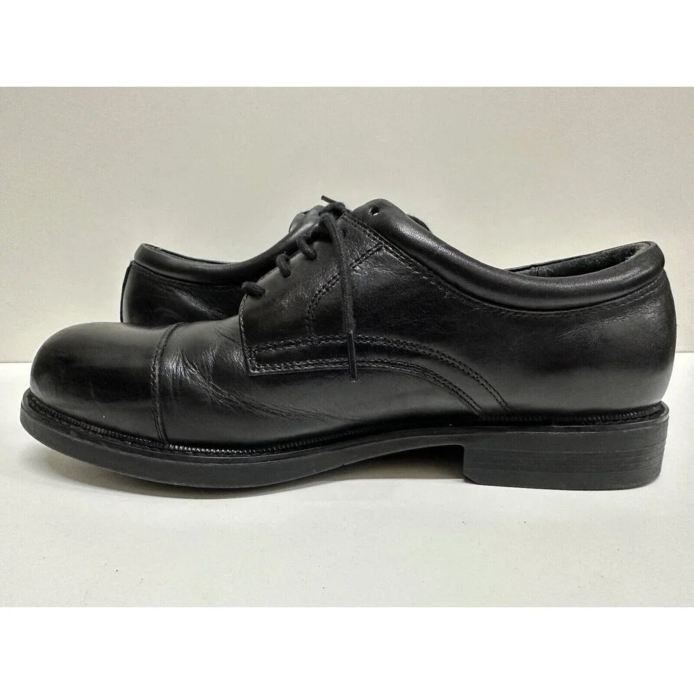 Hunter's Bay Collection men size 9 black leather upper cap toe lace-up shoes